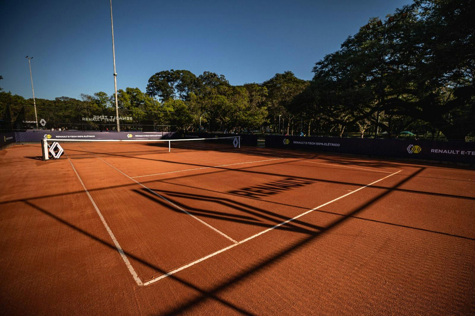 Renault inaugura quadras de tênis de saibro no Parque Ibirapuera